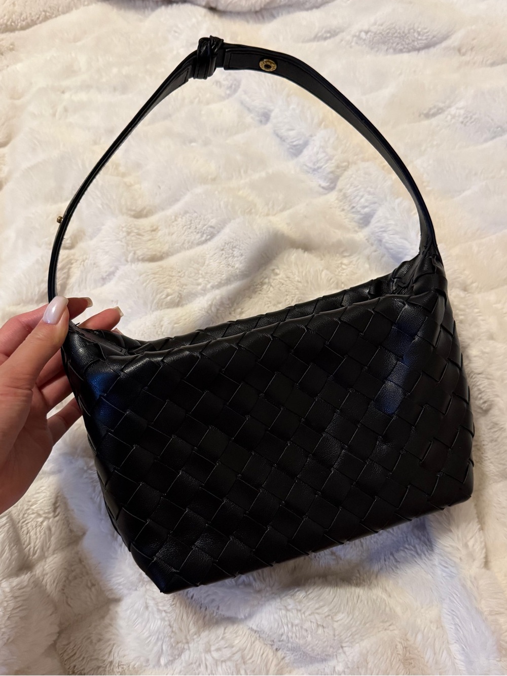 Amazon Black Woven Shoulder Bag